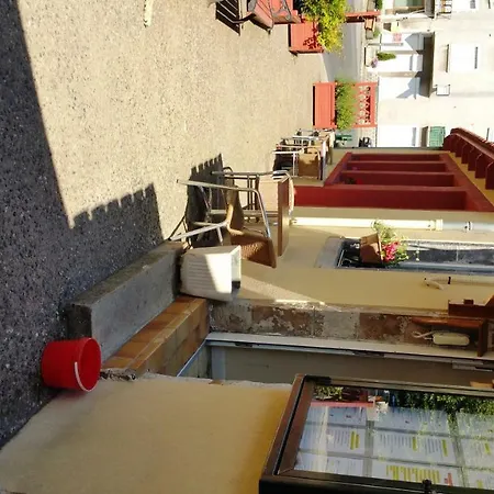 La Vieille Mini-hôtel 2*